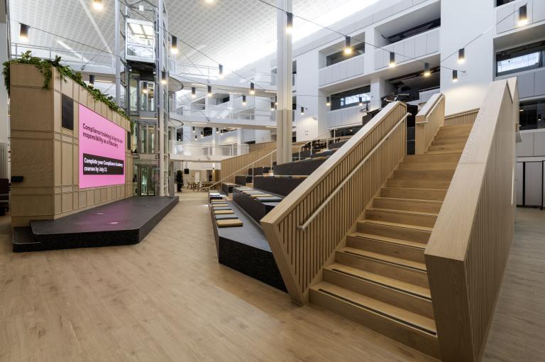 Atrium with hellerup stair