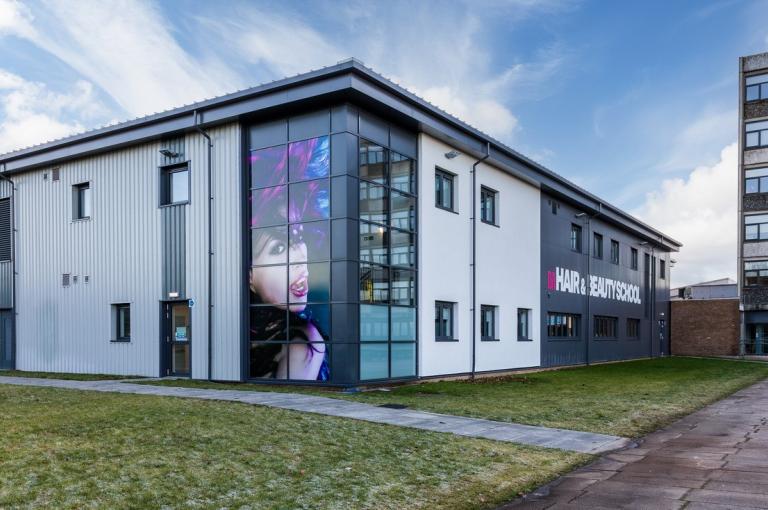 Robertson construction of college in Angus