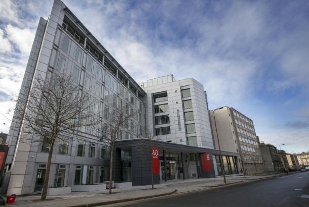 Robertson construction of office building in Edinburgh