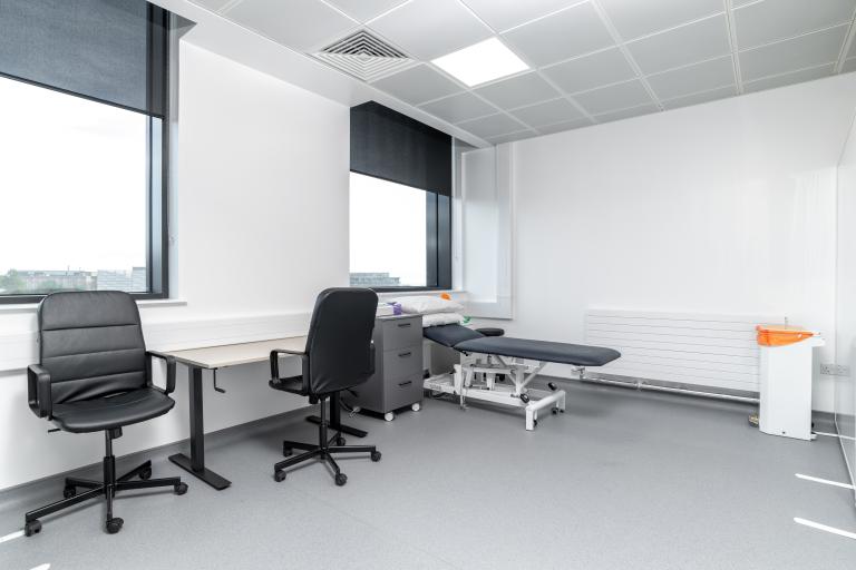 Lab area of Scottish Brain Sciences lab fitout