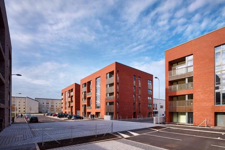  Urban regeneration at Laurieston