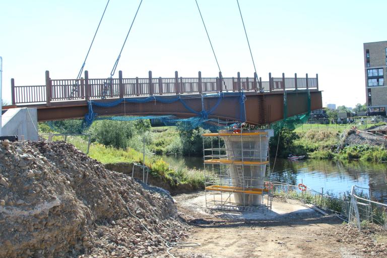 Cuningar Loop bridge lifting