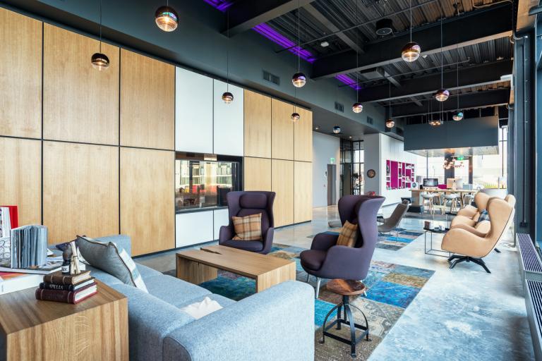 Moxy Aberdeen - lounge