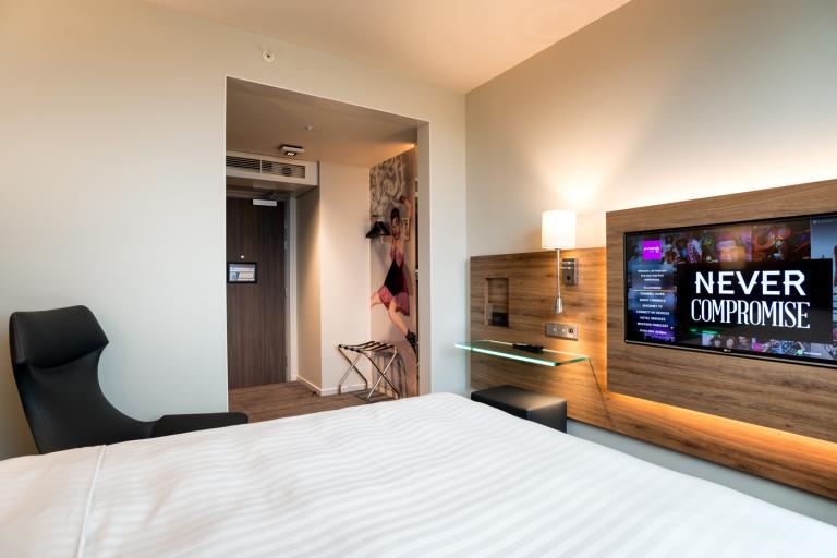 Moxy Aberdeen - room