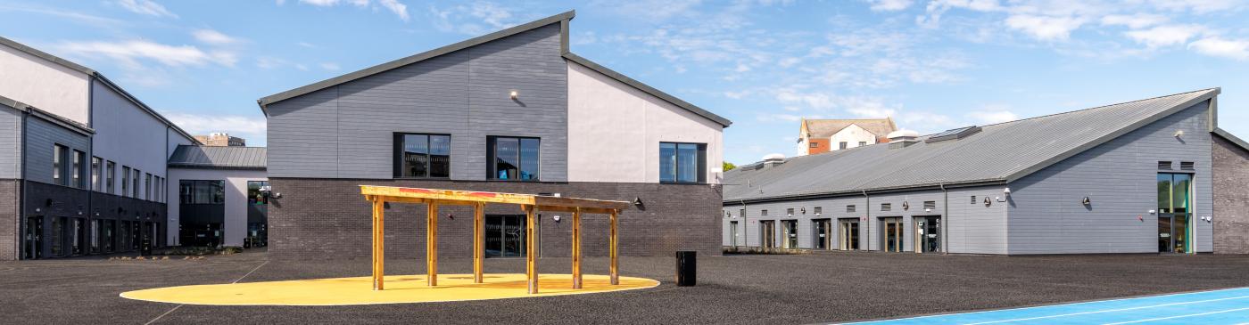Robertson construction educational building - Riverbank Primary Aberdeen
