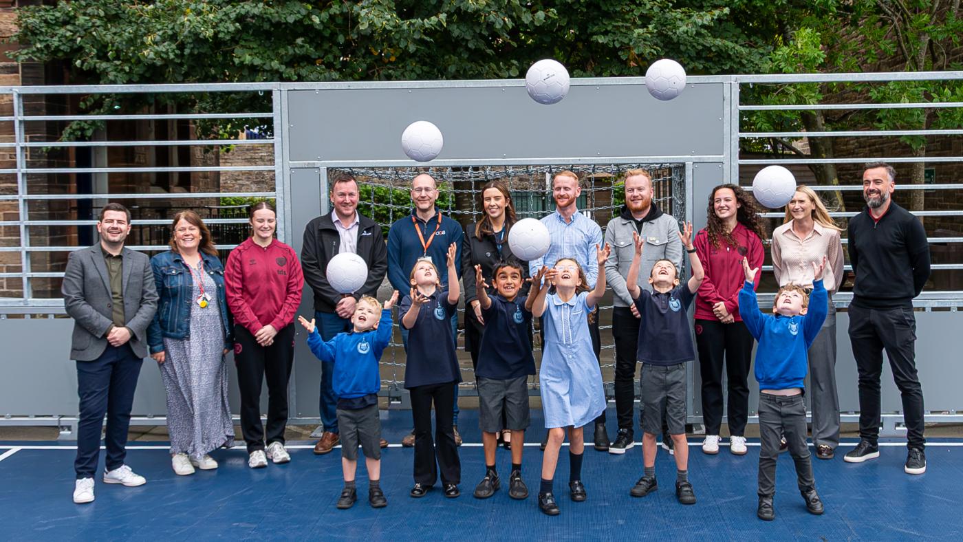 Robertson delivers pitch at no cost for Edinburgh pupils