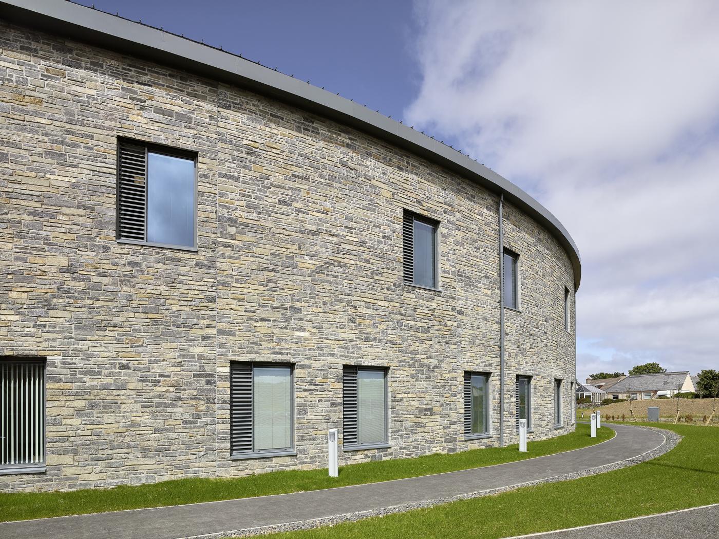 Consttruction of The Balfour, NHS Orkney Hospital and healthcare facility using local stone